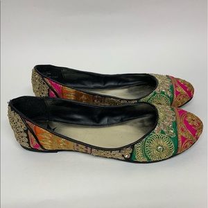 Beautiful shoes size 7 but fits more like 6 1/2